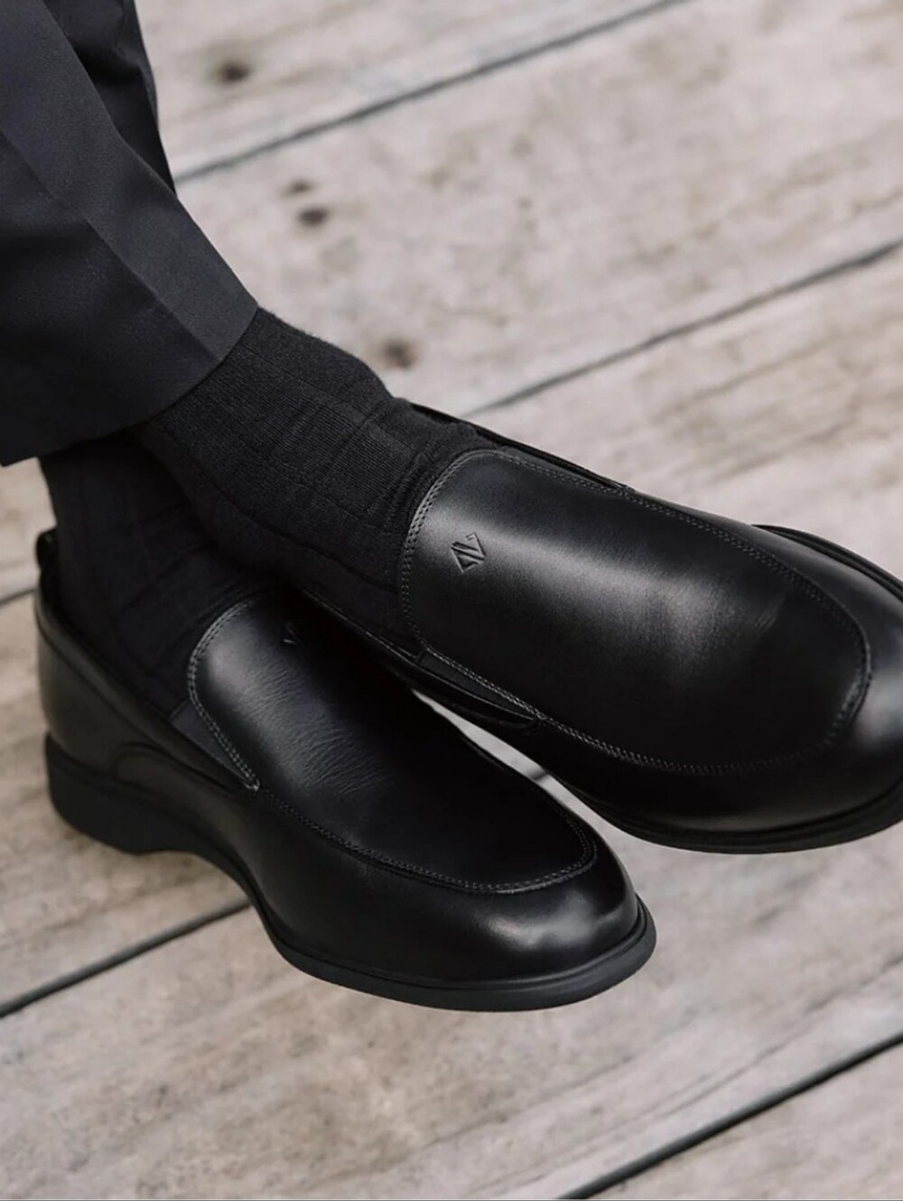 AmberJack Men's Slip-On Leather Shoes in Obsidian